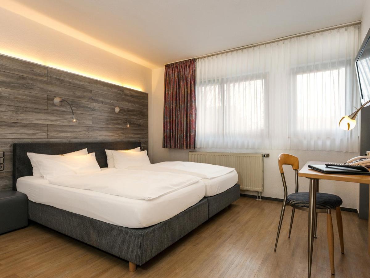 Hotel & Wirtshaus Hansen Bergisch Gladbach Exteriör bild
