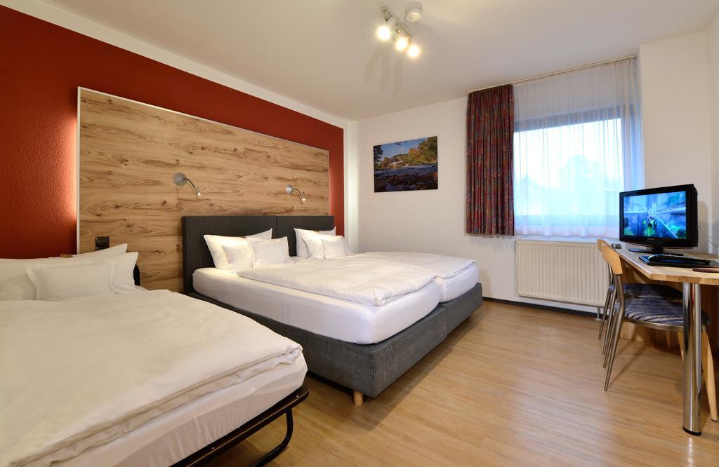 Hotel & Wirtshaus Hansen Bergisch Gladbach Exteriör bild