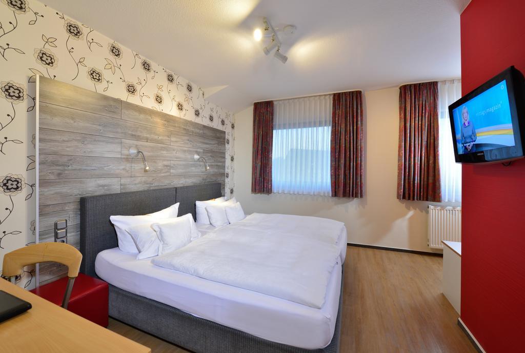 Hotel & Wirtshaus Hansen Bergisch Gladbach Exteriör bild